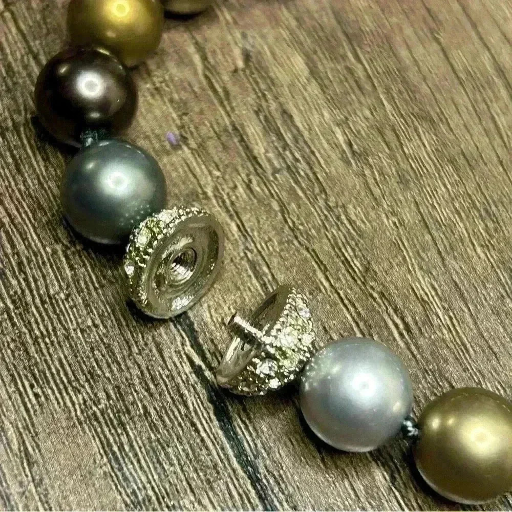 Elegant Multicolor Pearl Necklace - Picture 4 of 4